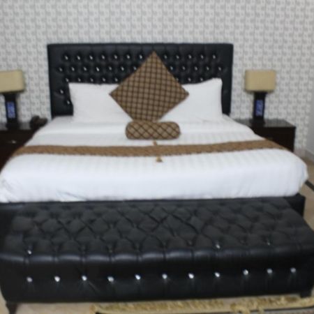 Royal Luxus Guest House Islamabad Zewnętrze zdjęcie