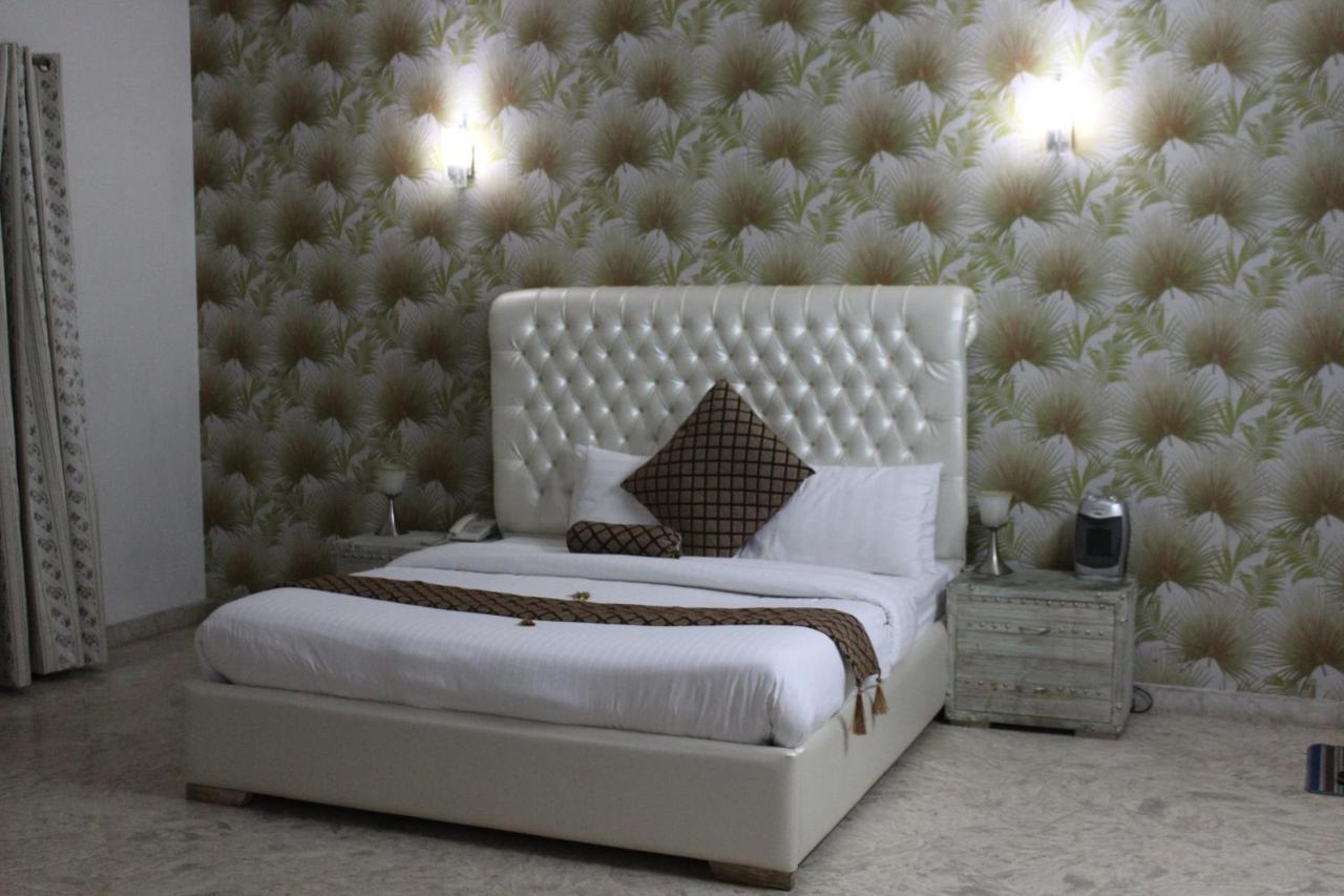Royal Luxus Guest House Islamabad Zewnętrze zdjęcie