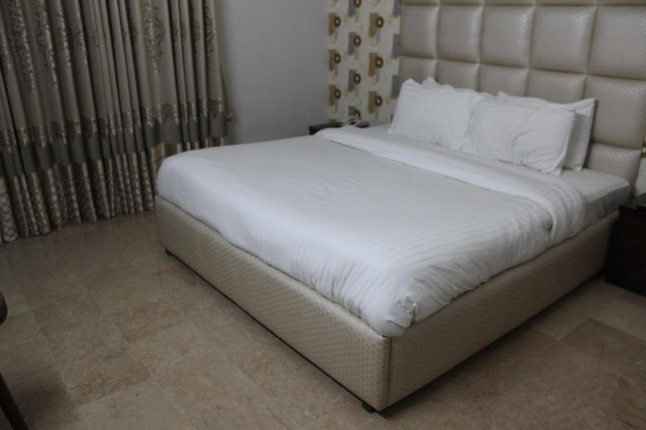Royal Luxus Guest House Islamabad Zewnętrze zdjęcie