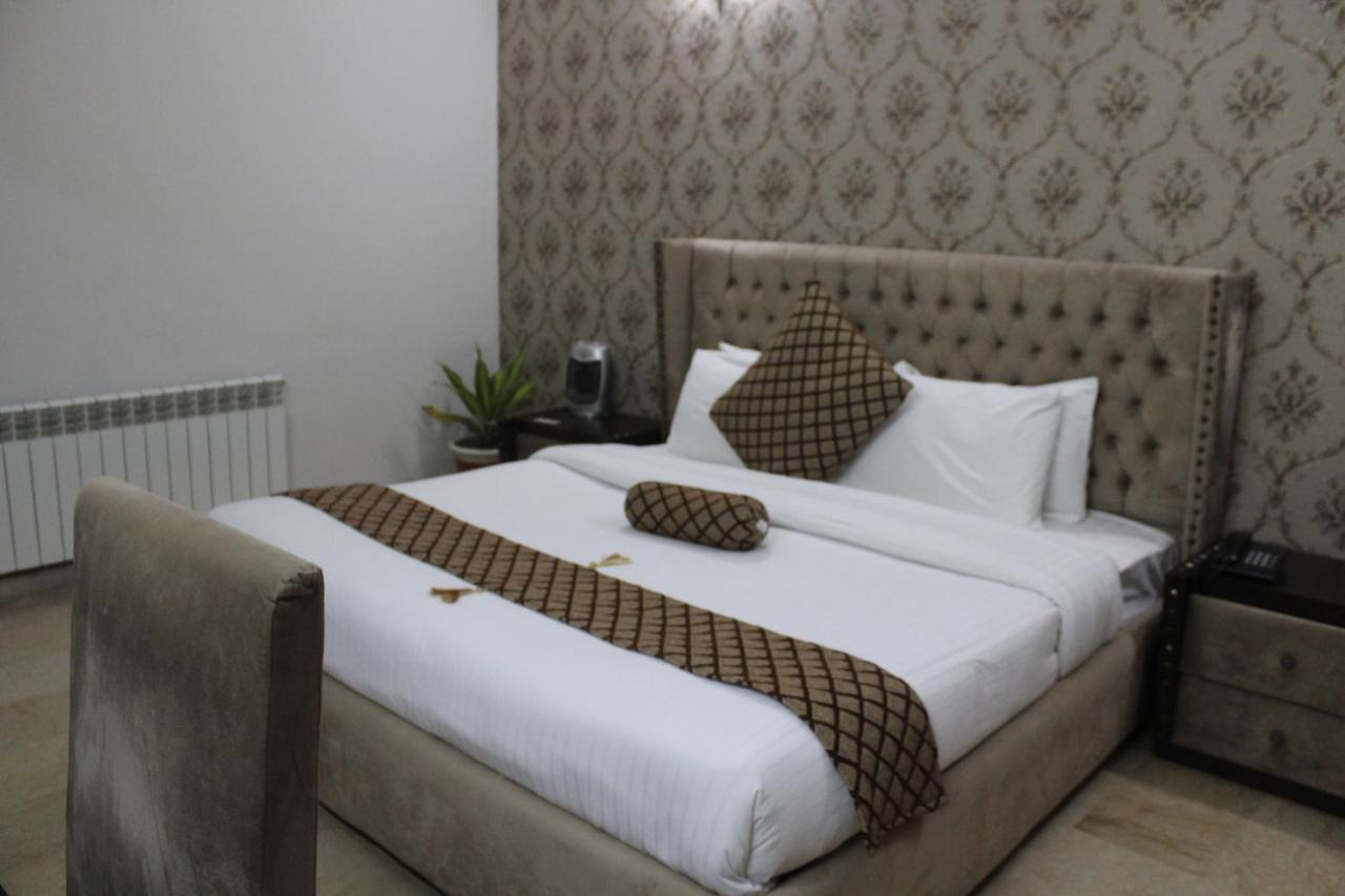 Royal Luxus Guest House Islamabad Zewnętrze zdjęcie