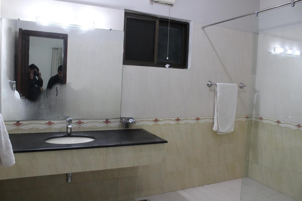 Royal Luxus Guest House Islamabad Zewnętrze zdjęcie