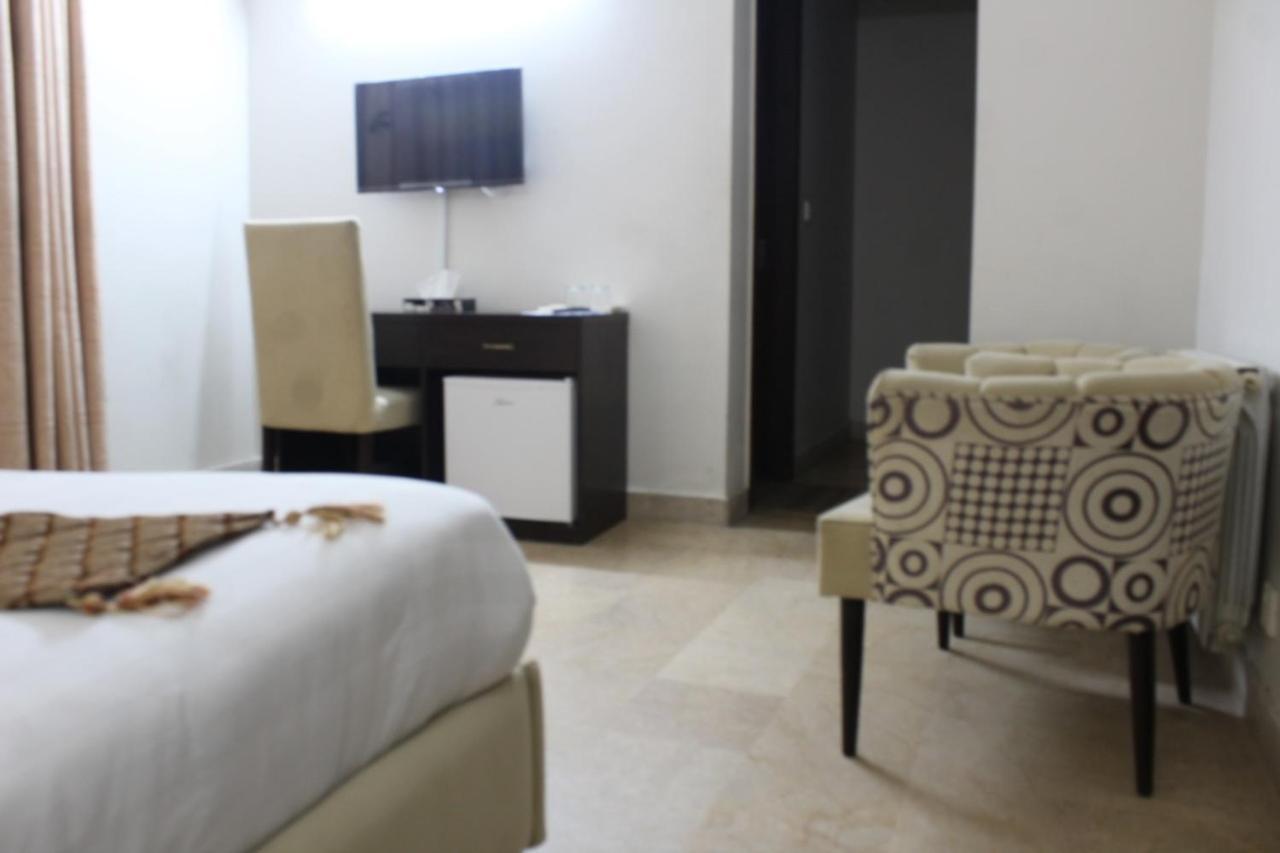 Royal Luxus Guest House Islamabad Zewnętrze zdjęcie